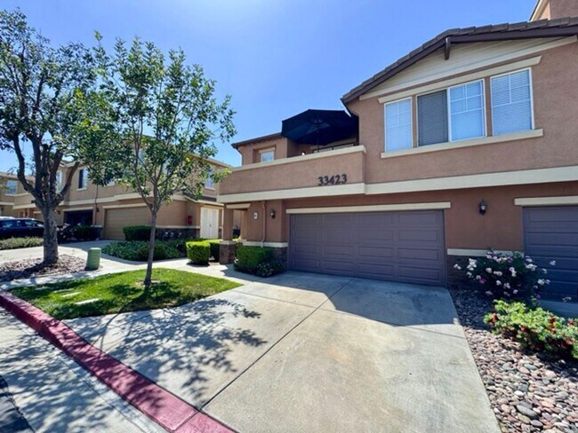 Building Photo - Upgraded 2 bedroom Condo  for LEASE in the...