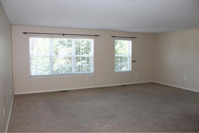 Foto del edificio - 4641 Kings Mill Way