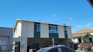 Building Photo - 3487 Paxton Ave