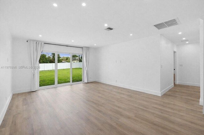 Foto del edificio - 461 SW 1st St