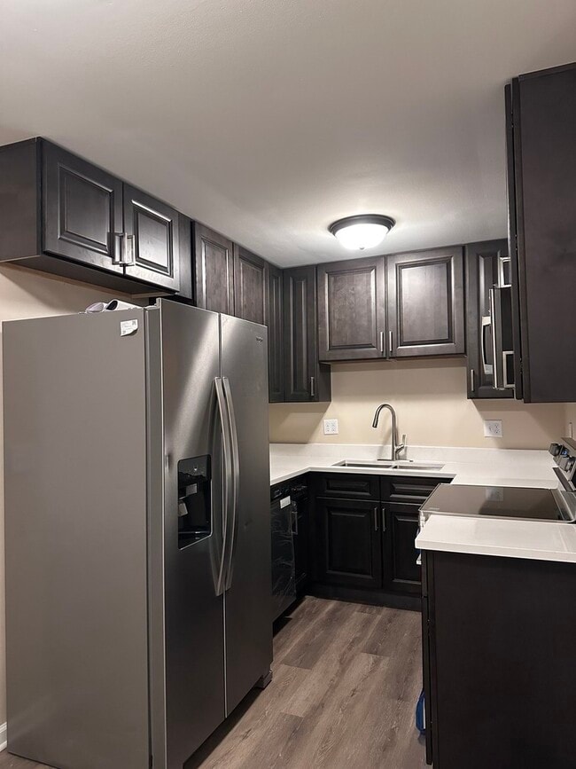 Foto del edificio - 2500 Light Road