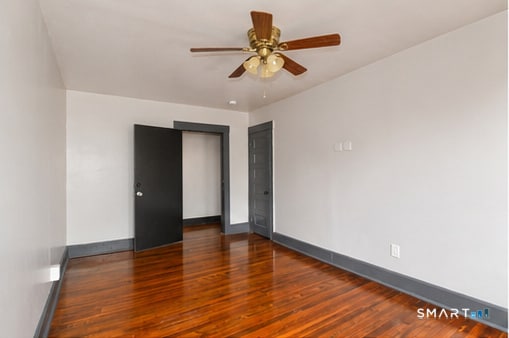 Building Photo - 2341 Barnum Ave