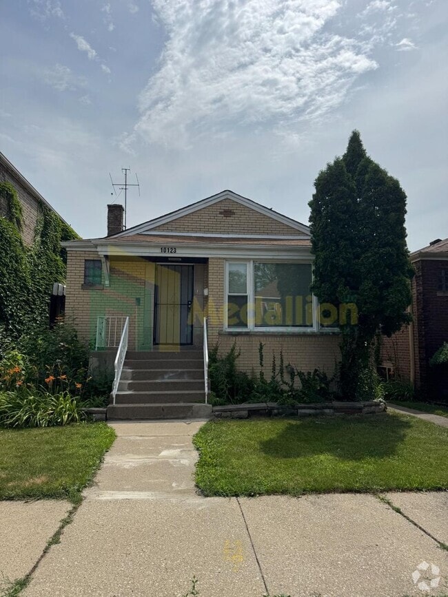 Building Photo - 10123 S Eberhart Ave