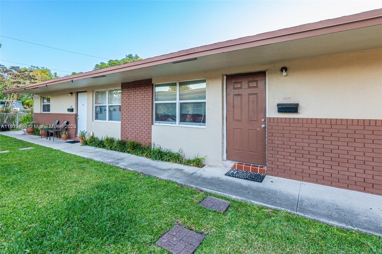 Foto del edificio - 324 NE 44th St