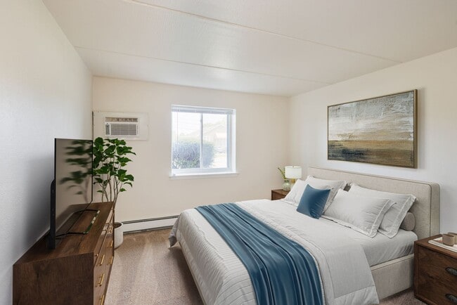 Photo - Racquet Club Apartments