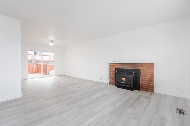 Building Photo - 11815 Ainsworth Ave S