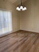 Building Photo - 1037 E Glenoaks Blvd