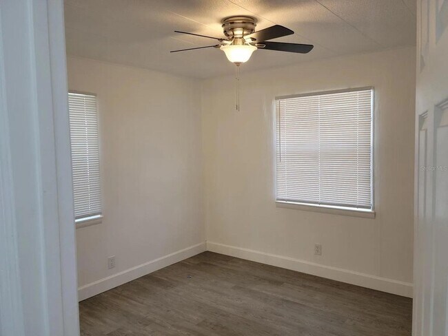 Foto del edificio - 909 W Circle St