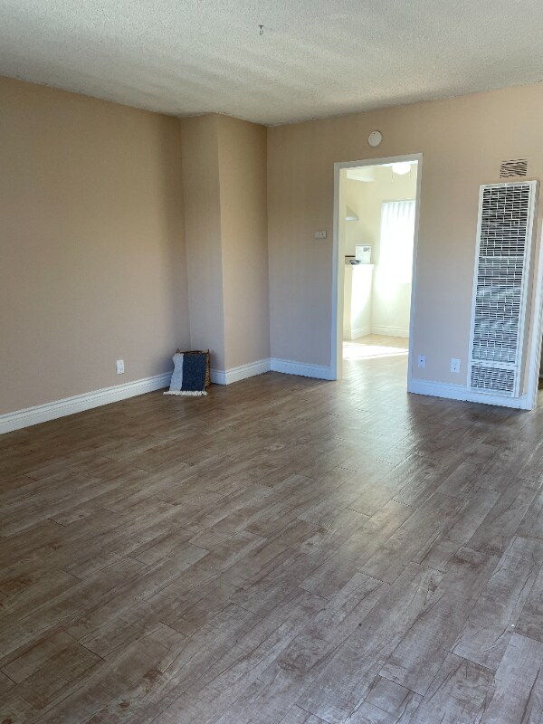 879 Center St Unit 12, Costa Mesa, CA 92627 Apartment for Rent in