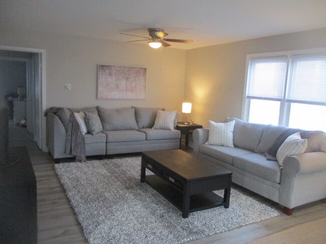 Sala de estar - 11 S Gladstone Ave