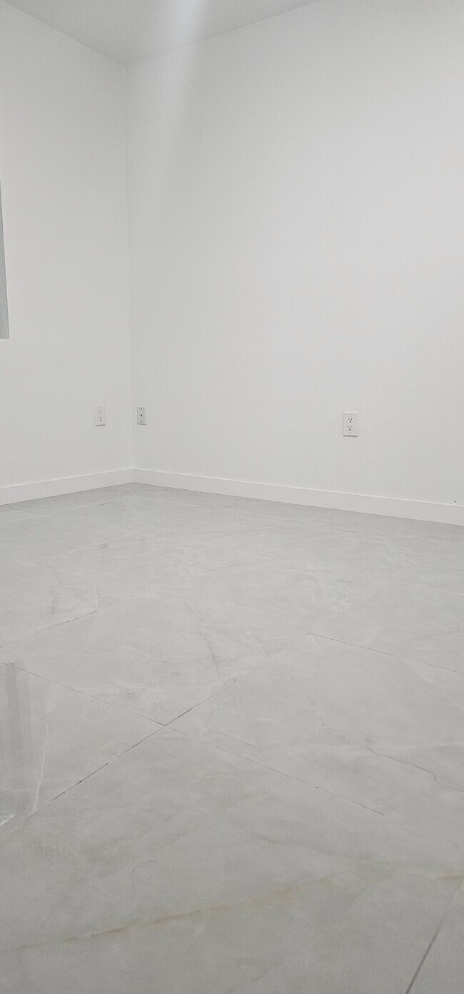 Building Photo - 2970 NW 48th St