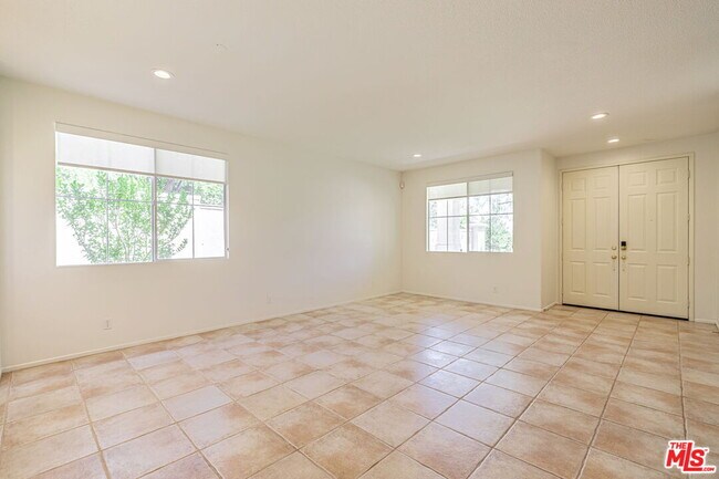 Foto del edificio - 25755 Hood Way