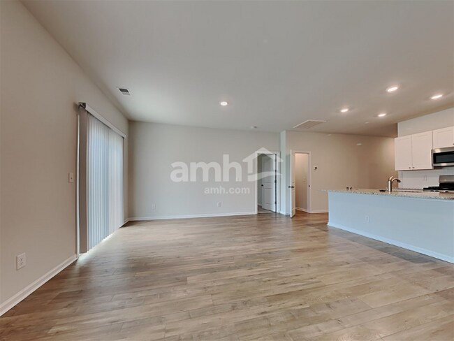 Foto del edificio - 306 Squire Pope Rd