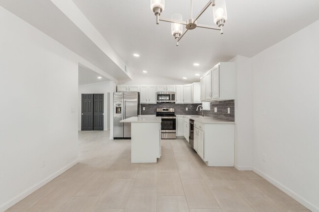 Building Photo - 2110 N Highland Ave