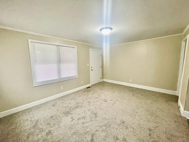 Foto del edificio - This adorable  2 Bedroom 1 bath home on Glenwood Drive