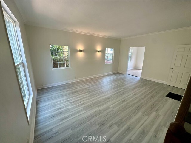 Foto del edificio - 1760 N Las Palmas Ave