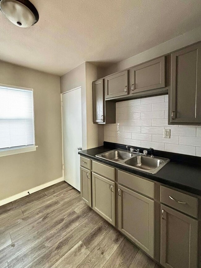 Building Photo - Beautifully Updated 2-Bedroom Home inGary