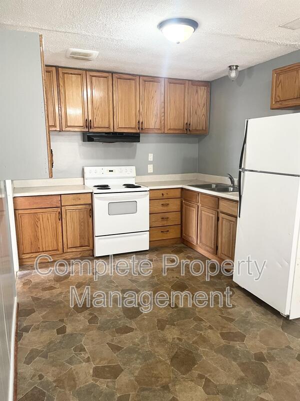 Building Photo - 1132 Rayfield Dr