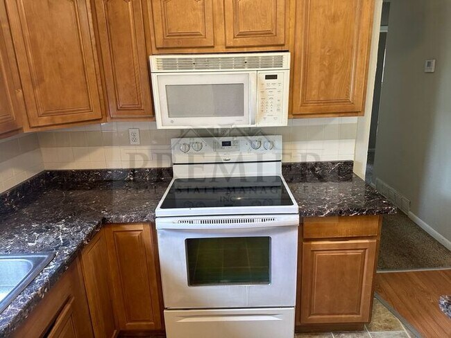 Foto del edificio - 8723 Stark ave KS MO -3 bedroom / 1 bath h...