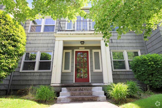 Building Photo - 2330 SE 22nd Ave