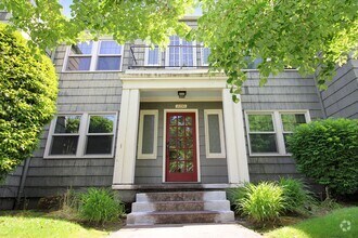 Building Photo - 2330 SE 22nd Ave