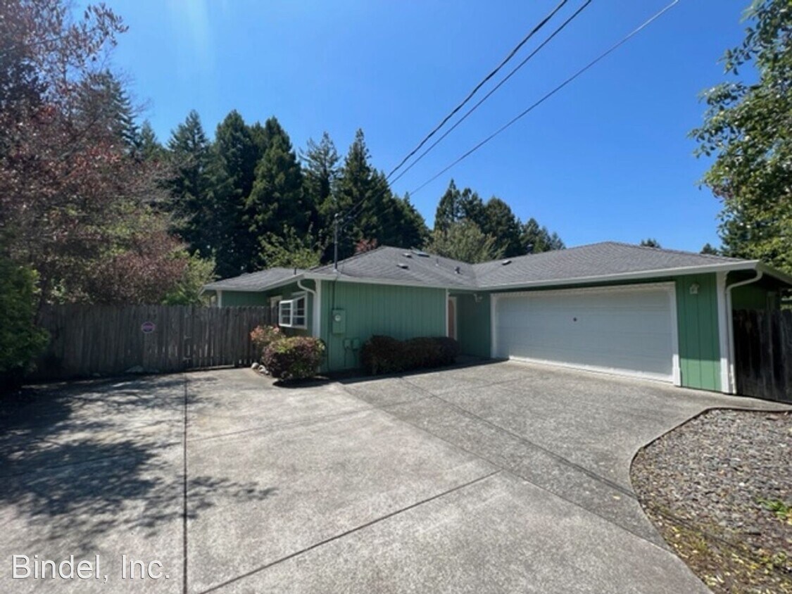 3 br, 2 bath House 6138 Beechwood DR House Rental in Eureka, CA