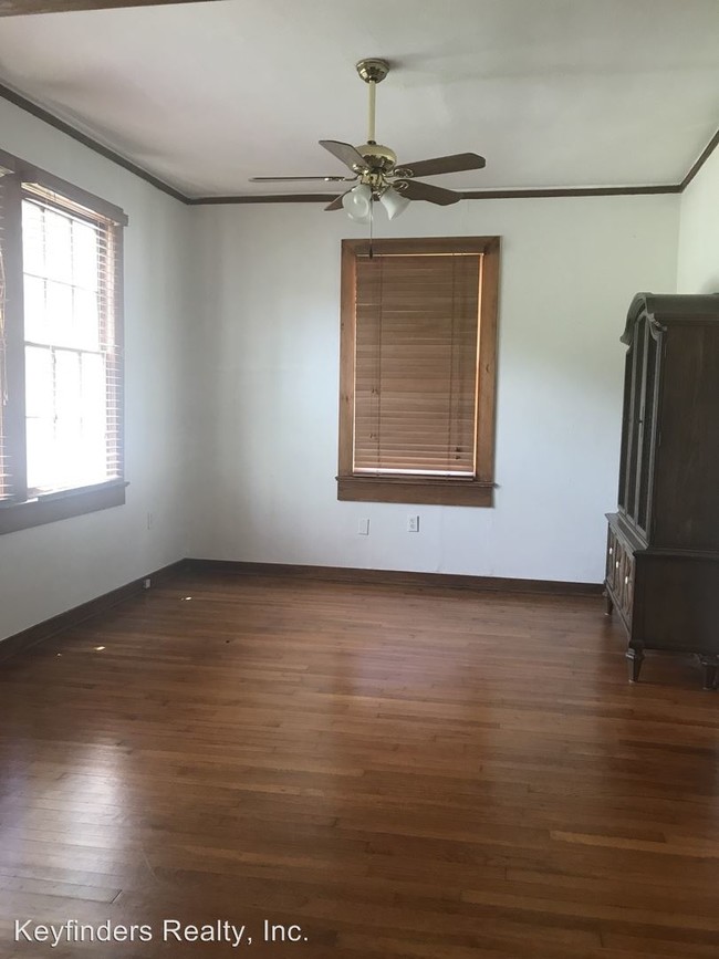 Building Photo - 1577 Saint Rose Ave