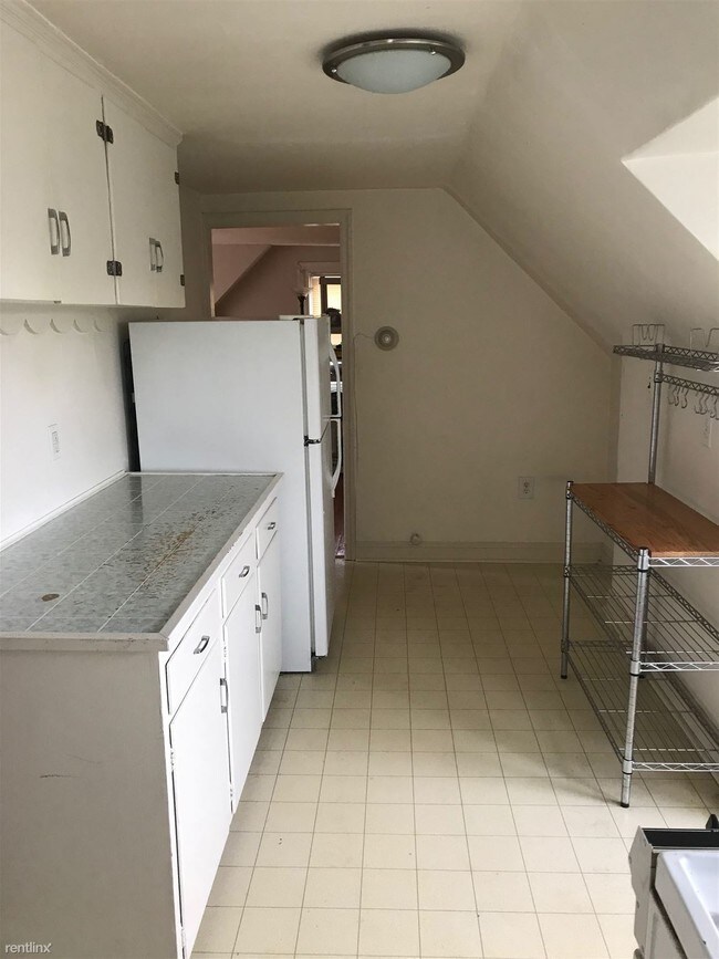Foto del edificio - 1 br, 1 bath Apartment - 812 York Rd