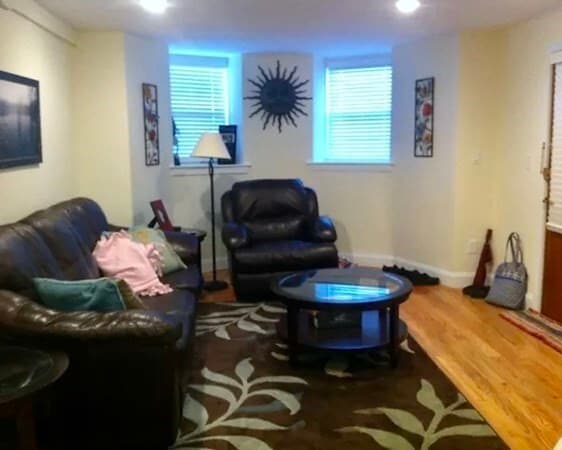 Building Photo - 1897 Beacon St