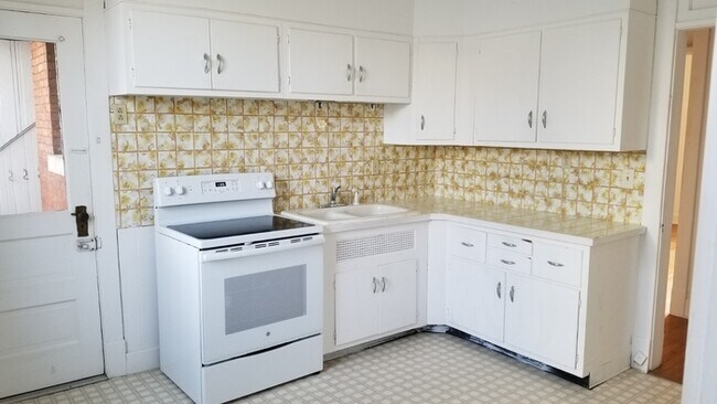 Foto del edificio - 312 W 6th St