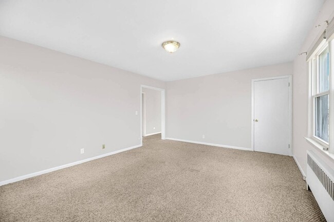 Building Photo - 120 Woodside Ave