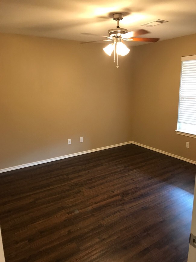 4274 Castlegate Dr Unit 4274, Paris, TX 75462 Apartments in Paris, TX