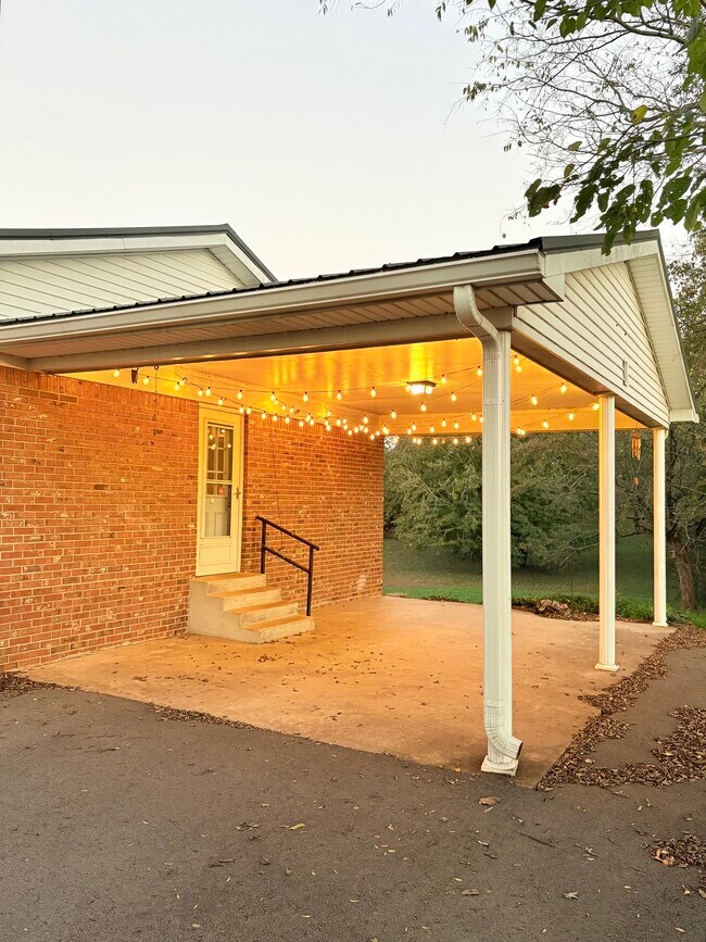 Foto del edificio - 660 Plano Richpond Rd