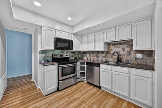 Building Photo - 2107 N Red Cedar Cir
