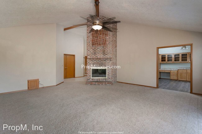 Building Photo - 3 br, 2 bath House - 5880 NW Simnasho Drive