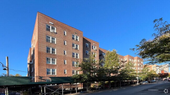 Building Photo - 4240 Bowne St