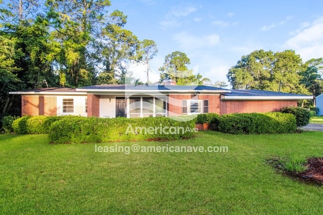 Building Photo - 605 Westview Dr