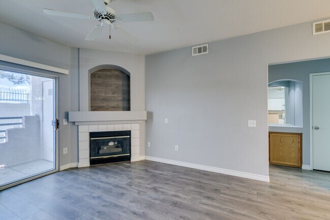 Building Photo - CUTE AND COZY 1 BEDROOM UNIT WITH TONS OF UPGRADES*COMMUNITY AMENITIES*