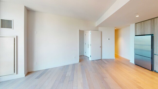 Building Photo - 500 Metropolitan Ave