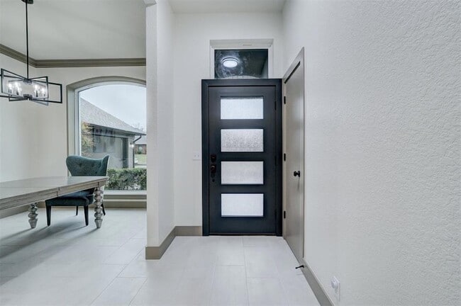 Building Photo - 3616 Burlington Dr