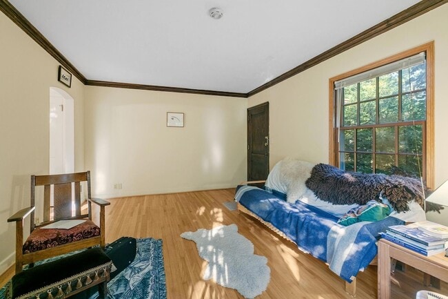 Building Photo - 201 Melbourne Ave SE