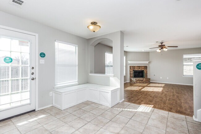 Building Photo - 305 Windy Hill Ln