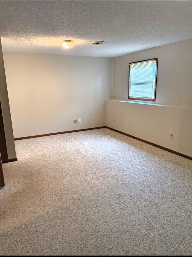 Foto del edificio - 1250 Silverwood Ct