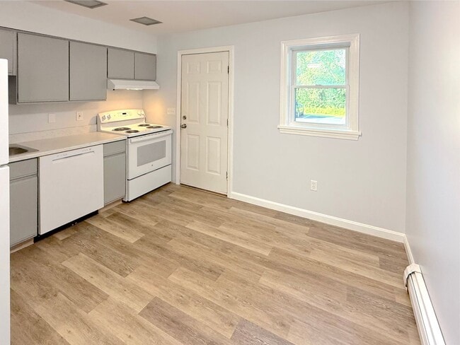 Photo - Lebanon - Updated Renihan Meadows 2 Bed, 1.5 Bath Townhome - $2100.00