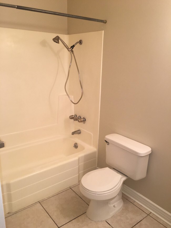 Foto del edificio - 838 S Langley Ave