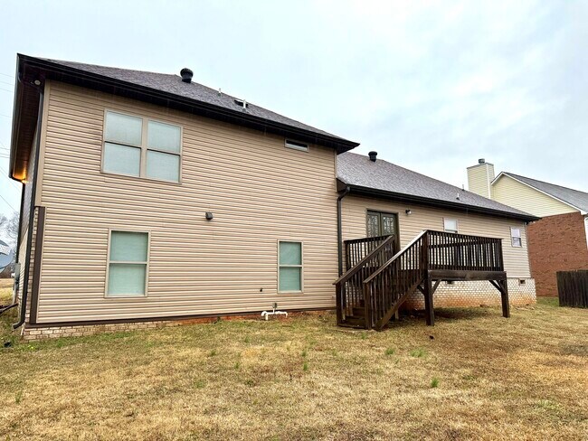 Building Photo - 115 Maple Leaf Dr