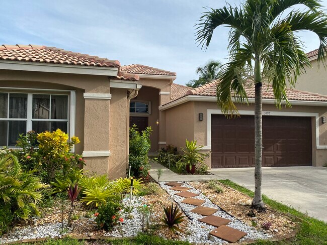 Foto del edificio - 3795 Falcon Ridge Cir
