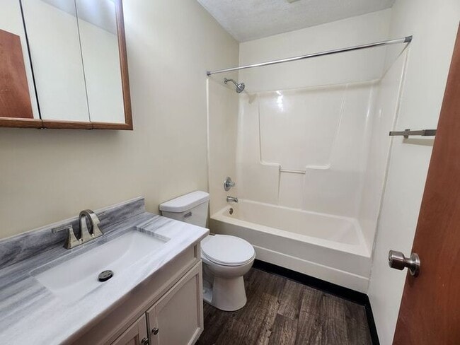 Foto del edificio - Updated 2 Bedroom Duplex on North Side