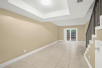 Building Photo - 6111 SW 42nd Ct