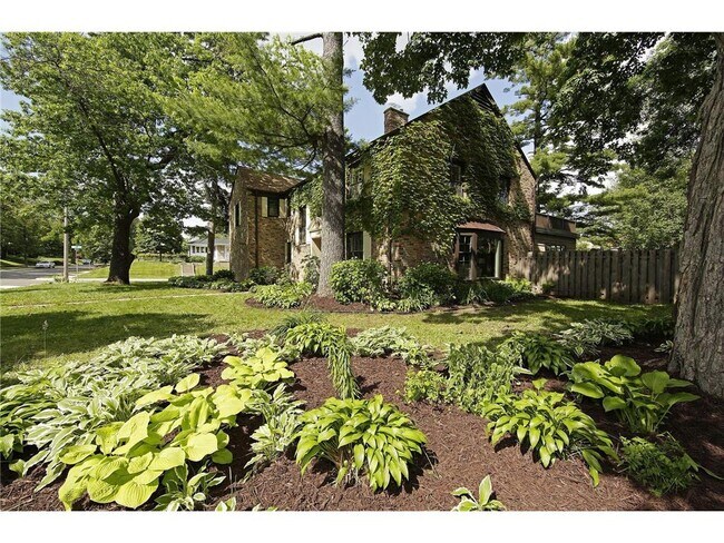 Building Photo - 2801 Huntington Ave